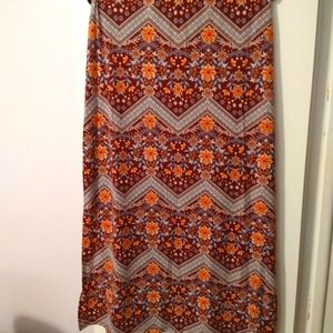 Joe B Maxi skirt, size XL
